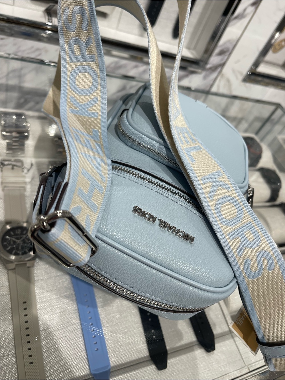 Michael Kors Jet Set Med Flight Leather Crossbody Messenger Bag
Pale Ocean 
NWT - Picture 12 of 16